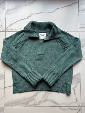 Abercrombie and Fitch Sweater